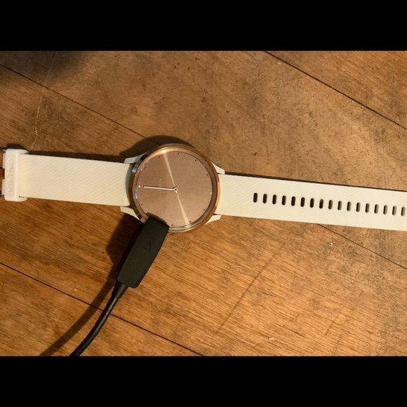 Garmin Vivomove Smart Watch - Picture 7 of 9